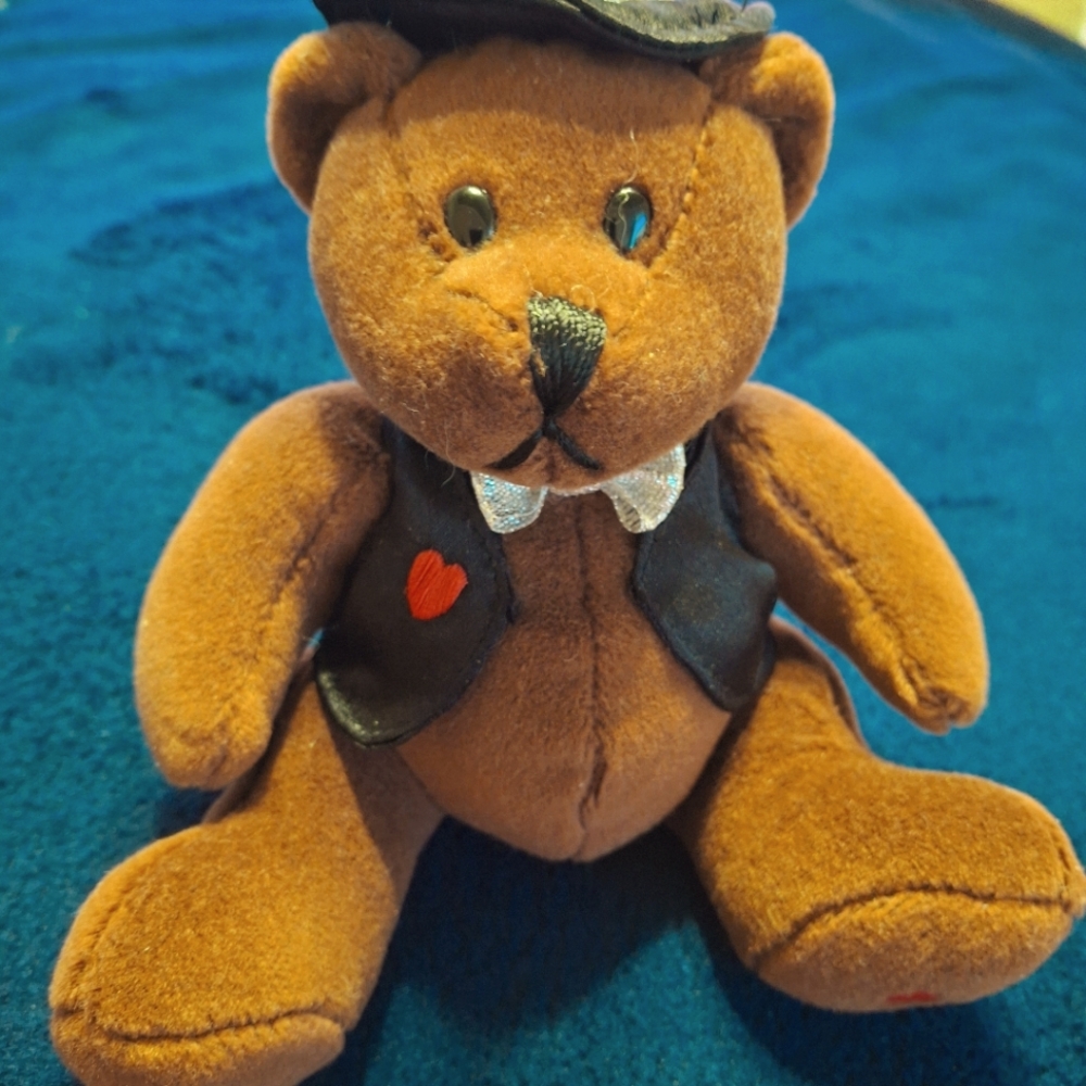 Kids of America Corp. Valentines Bear Year 2000 6" Length